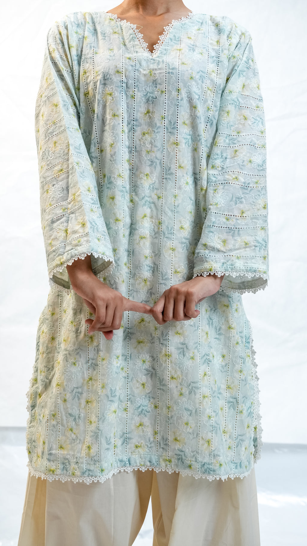 chikankari Farshi shalwar