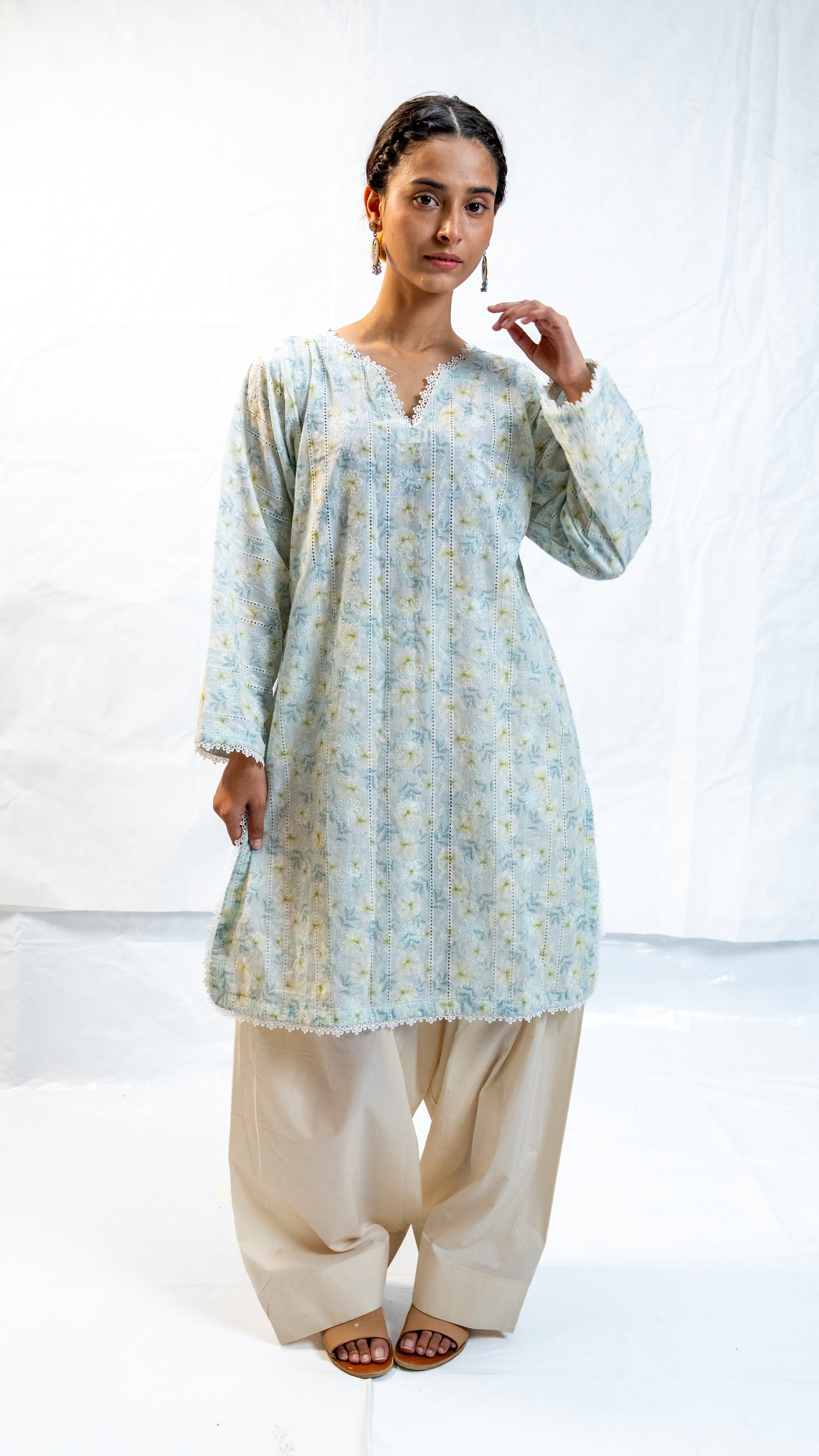 chikankari Farshi shalwar