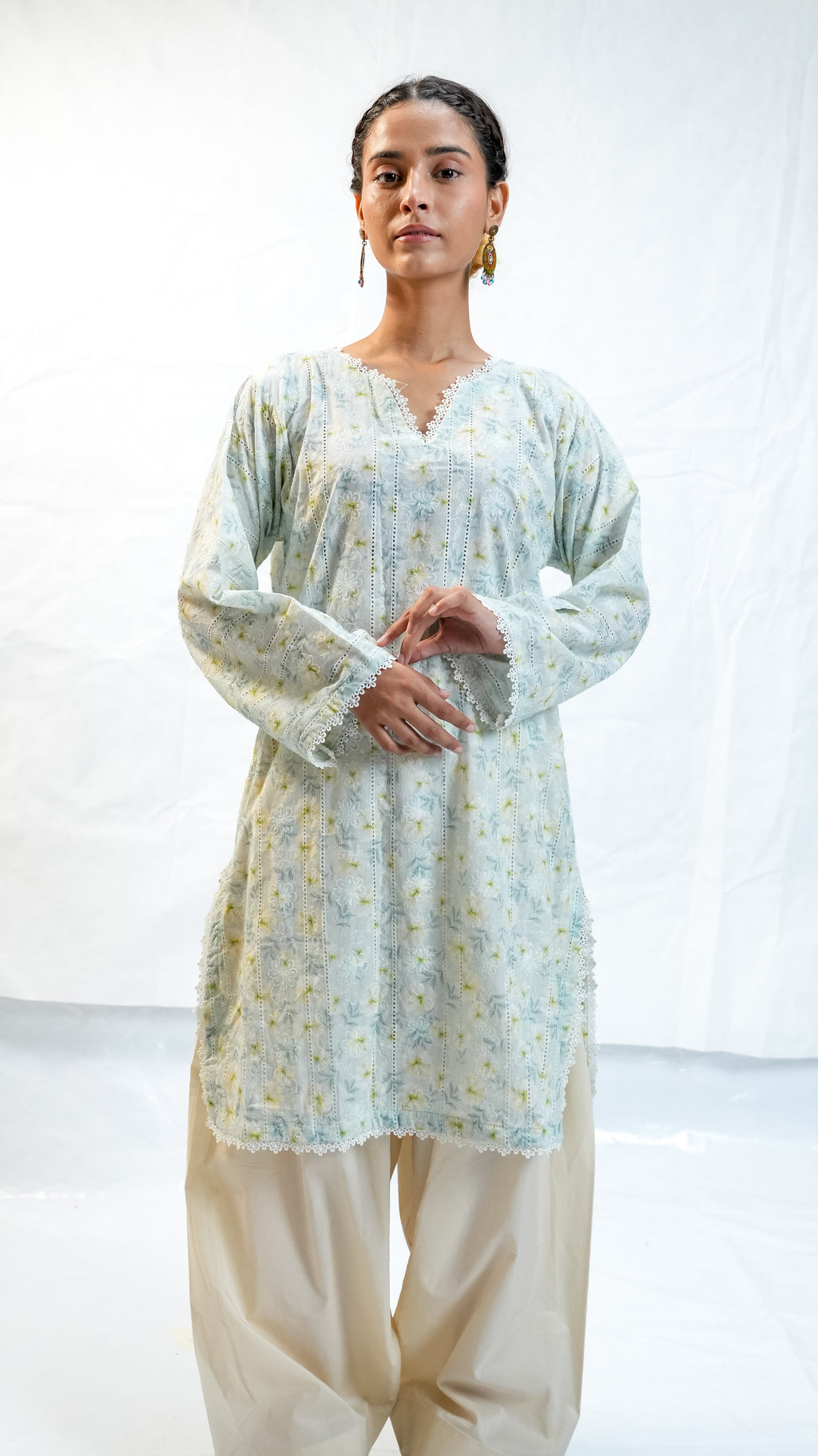 chikankari Farshi shalwar
