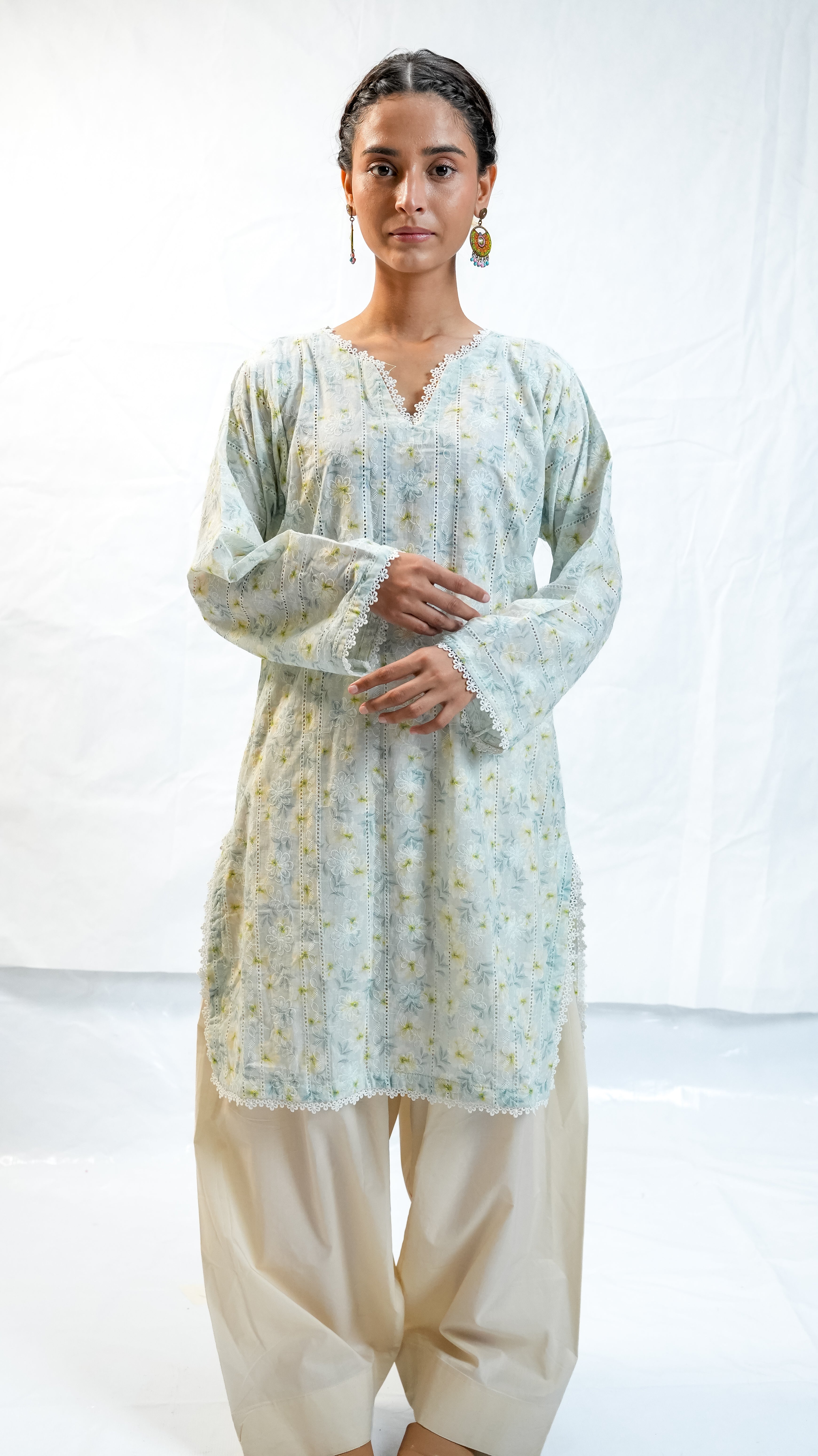 chikankari Farshi shalwar