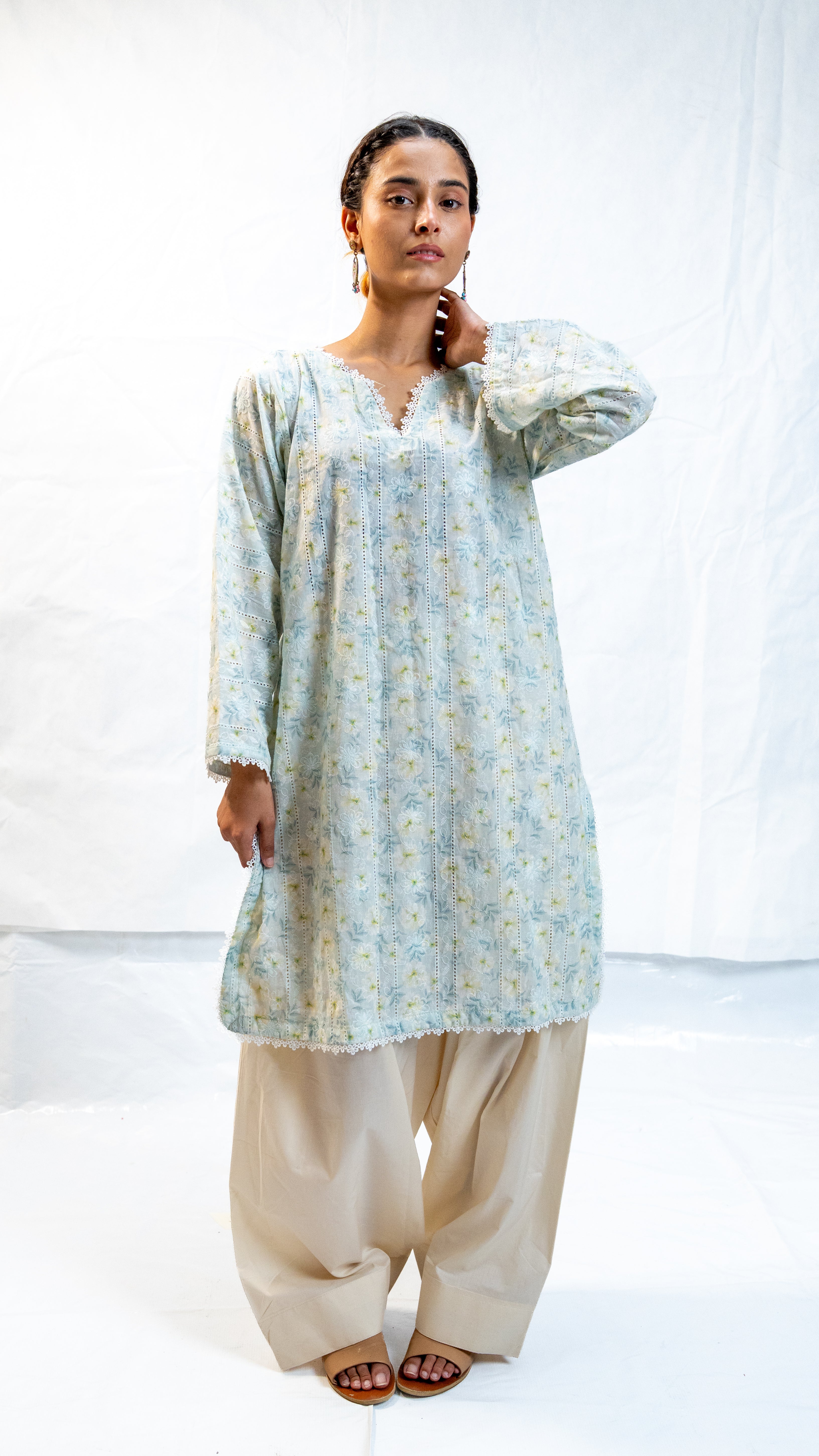 chikankari Farshi shalwar